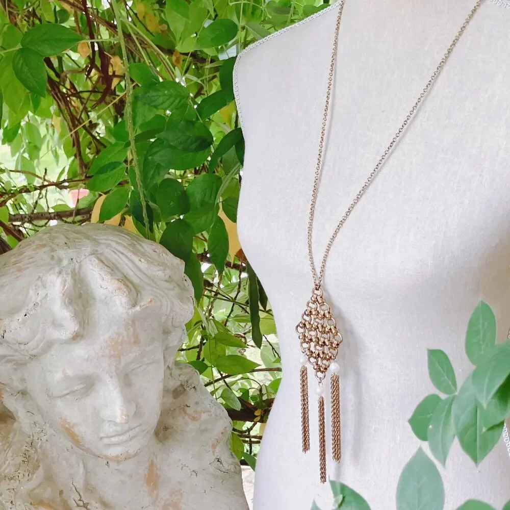 Signed Banana Republic VTG 1990s Gold Tone Pearl Tassel Pendant Necklace